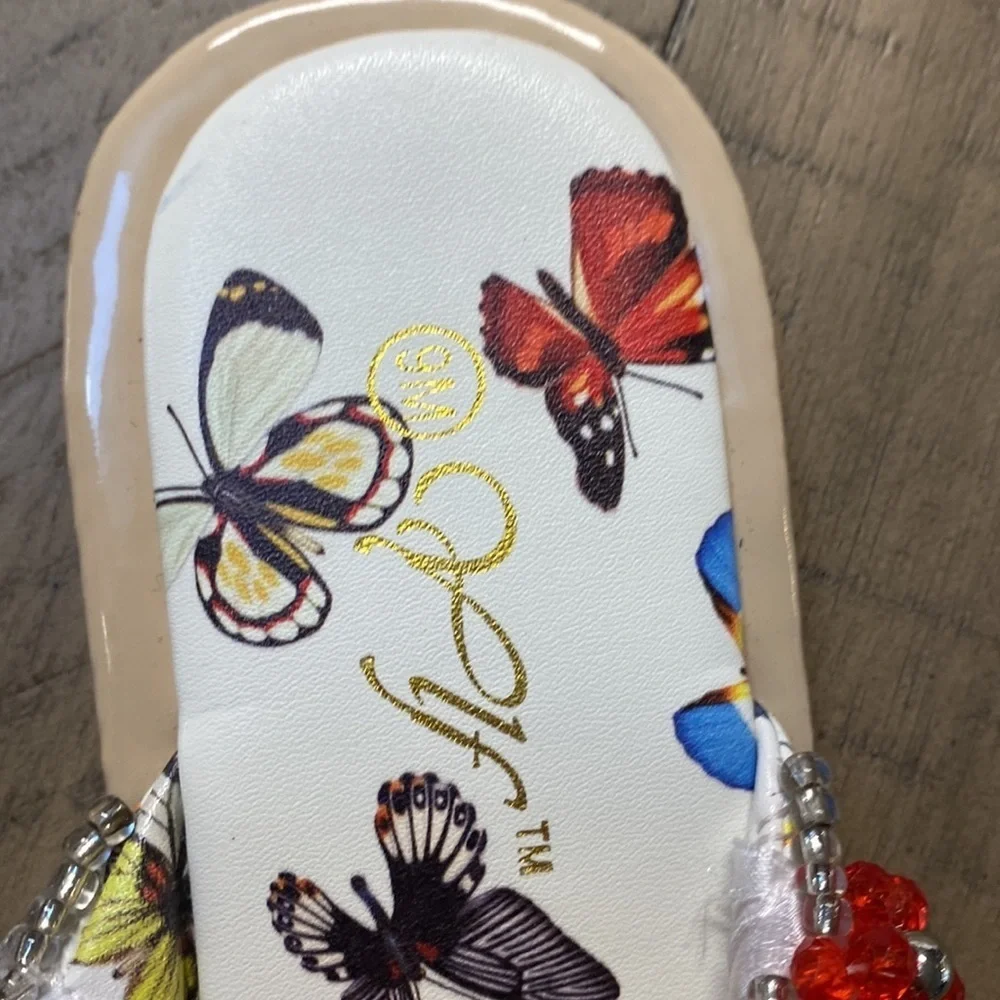 Adorable square toed fashion butterfly sandals size 9
